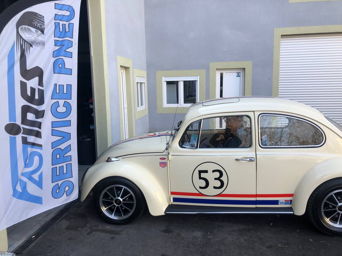 IMG 3391 | Fastires Remplacement de pneus et Jantes Alu sur une coccinelle a Colmar Cernay